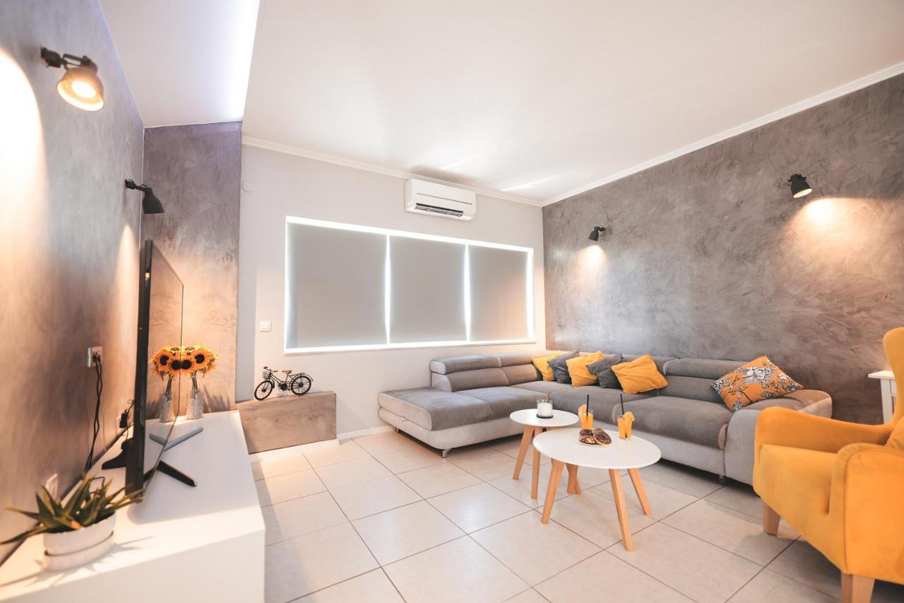 Apartment Dominik Zara Esterno foto